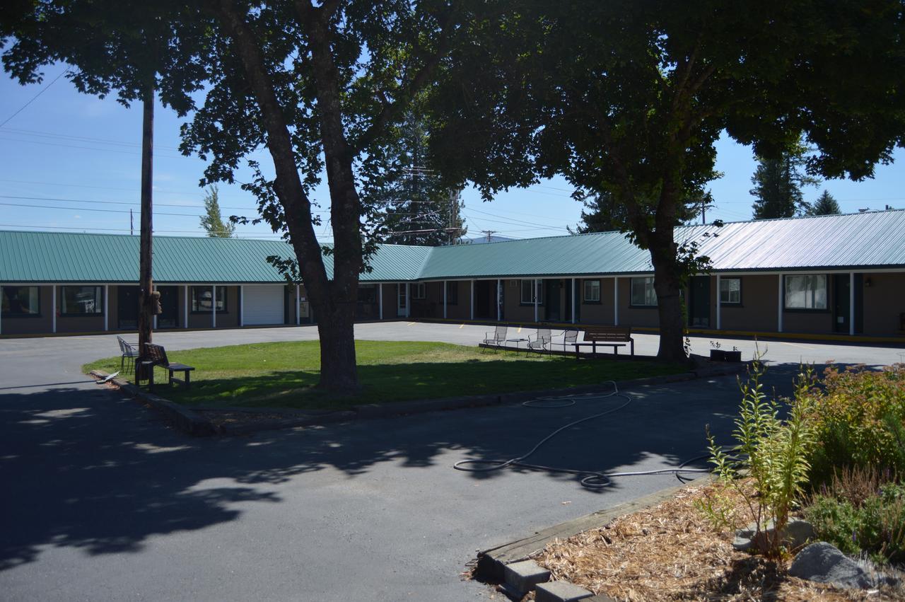 Newport Antler Motel Exterior photo