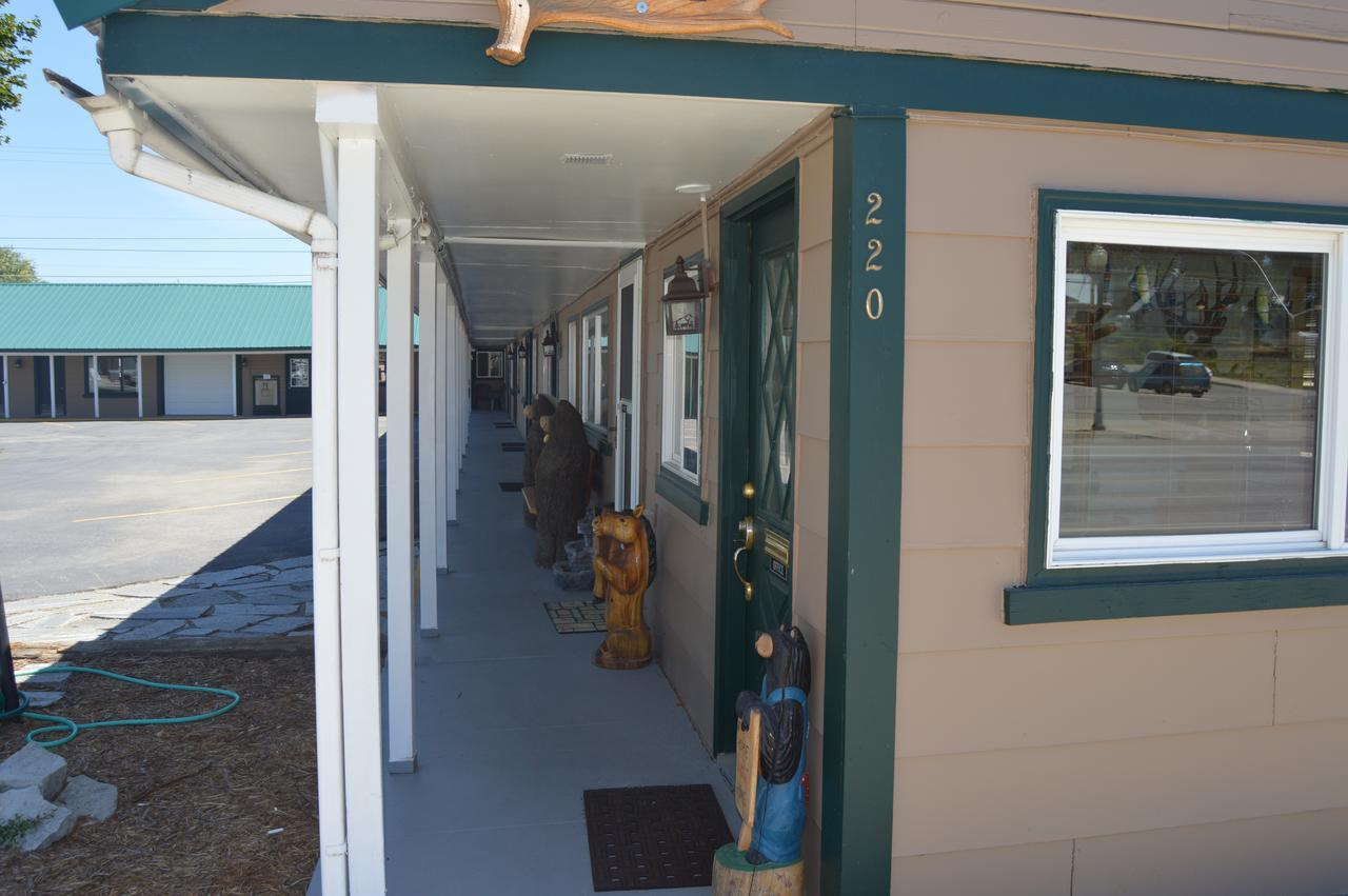 Newport Antler Motel Exterior photo
