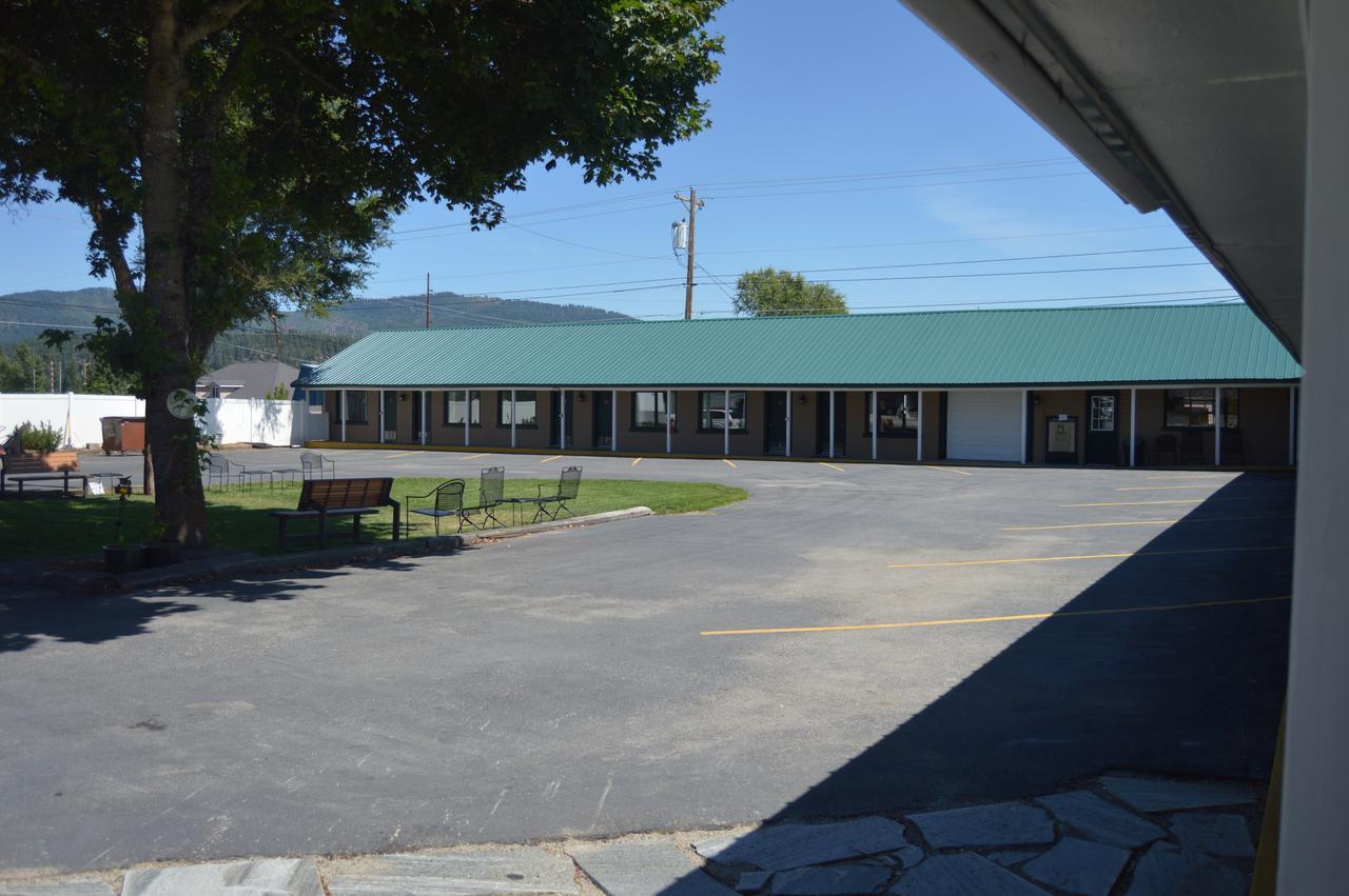 Newport Antler Motel Exterior photo