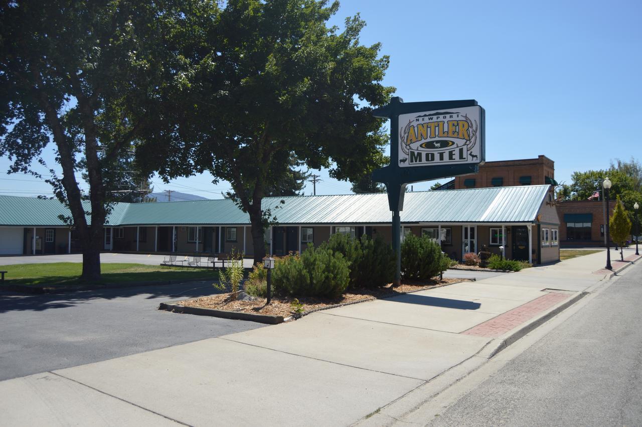 Newport Antler Motel Exterior photo